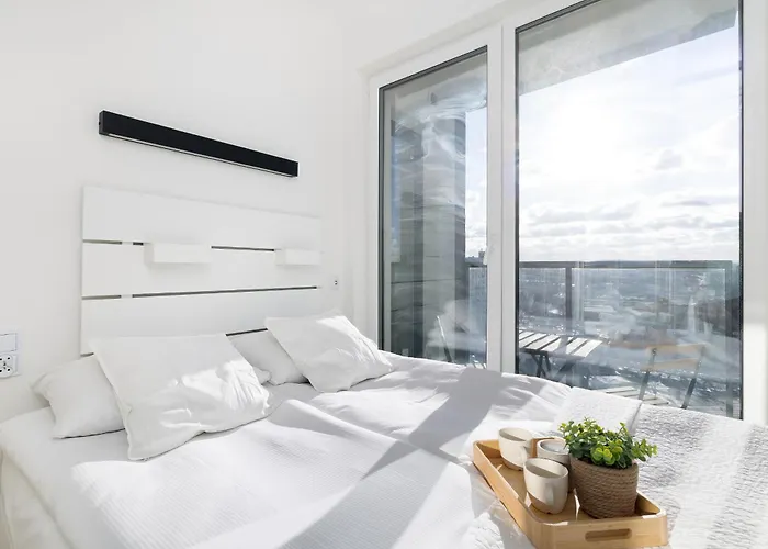Mogilska Studio with Parking near Tauron Arena Krakow by Noclegi Renters